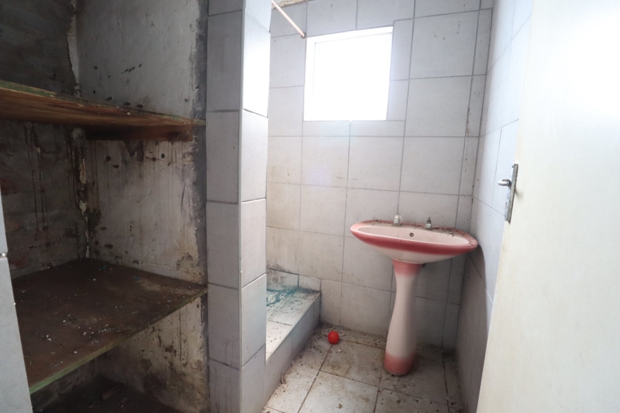 Commercial Property for Sale in Chelsea Eastern Cape